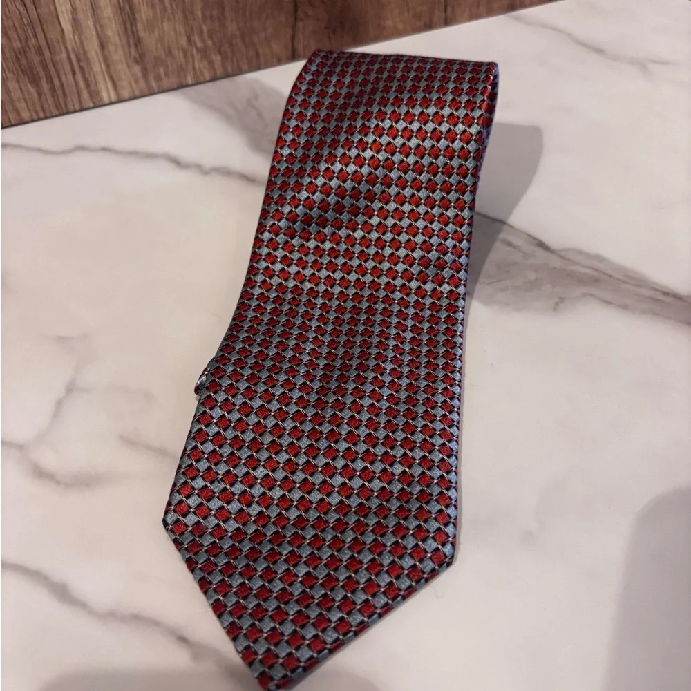 Sophisticated Red and Gray Checkered Men's Tie